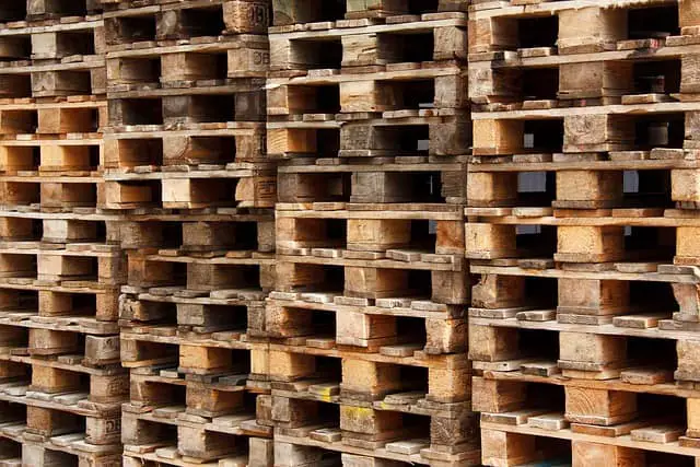 Wooden Skids vs. Plastic Pallets: Which Is Better for Your Business ...